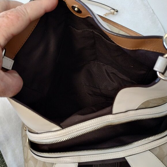 Coach Handbag, cream and tan - Picture 4 of 7
